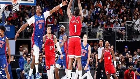 “牙齿缺失的虎王与掉牙狮王独家利器，助你翱翔天际！🐅🦁✈️